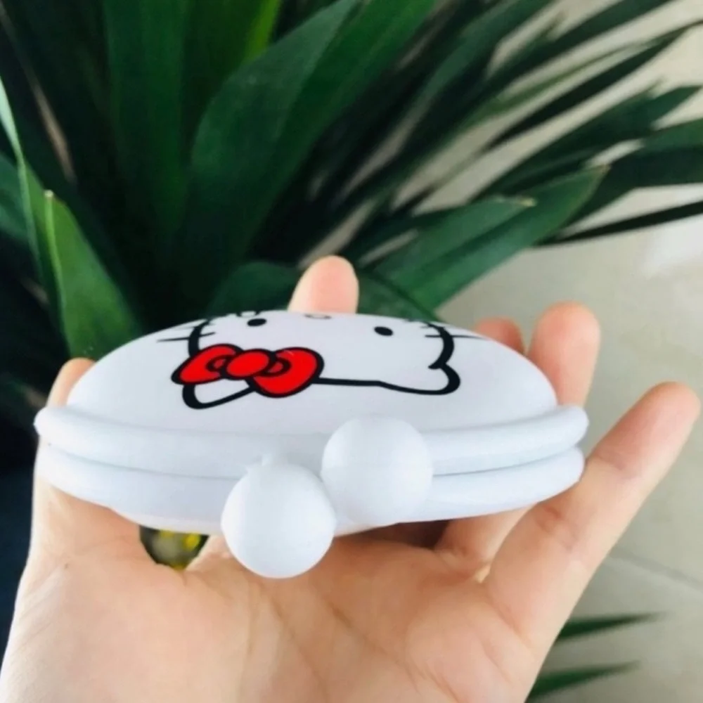 NEW Hello Kitty w/An Attitude KissLock Coin Purse
